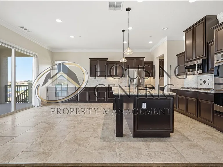 7242 Breaker Point Way — Photo 14