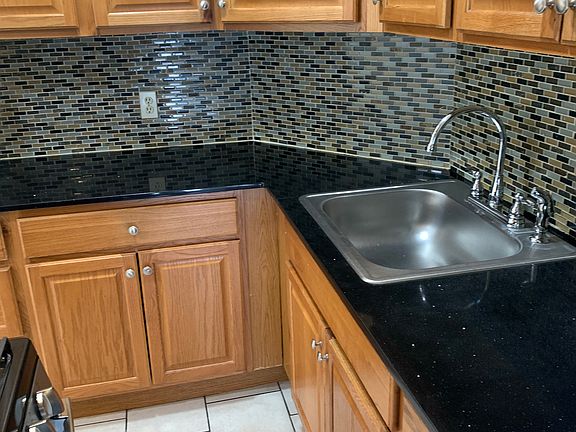 3rd image of 155 Sutton Ave #2