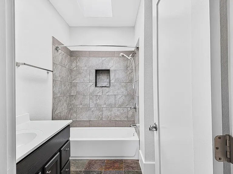 138 Elm Avenue — Photo 19