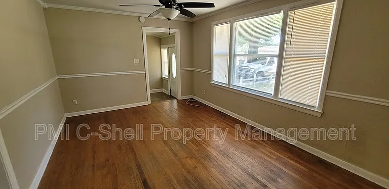 216 Marine Dr — Photo 3