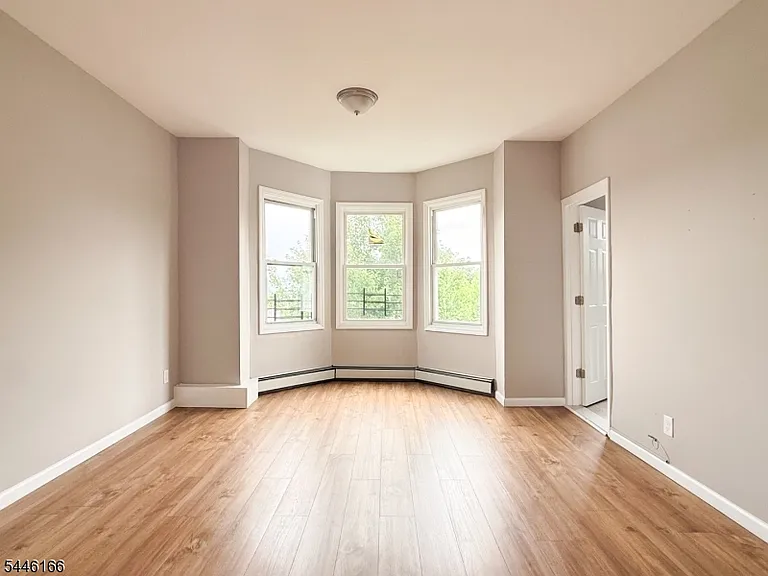 140 S 13th St #3 — Photo 4