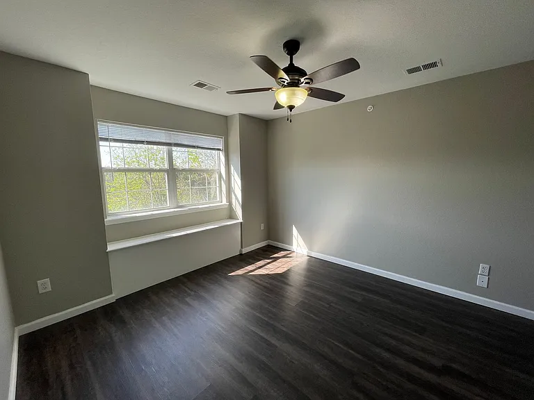 545 Valley View Rd #201 — Photo 7