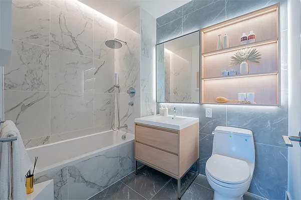 Sold by Lin Pan Realty Group LLC | media 15