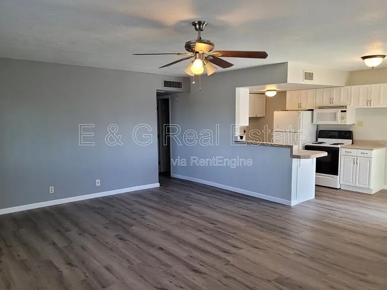 17019 E Calle Del Oro #D — Photo 2