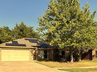 4648 Betts Dr, Grand Prairie, TX 75052