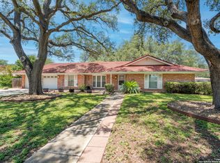 309 Crestwind Dr, Windcrest, TX 78239