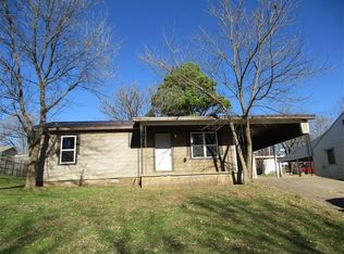302 Park Ave, Huntsville, AR 72740