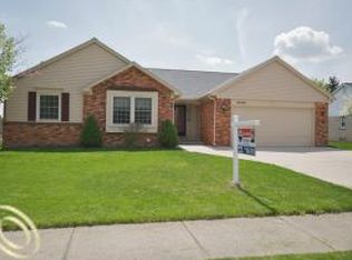 46109 Barrington Rd, Plymouth, MI 48170