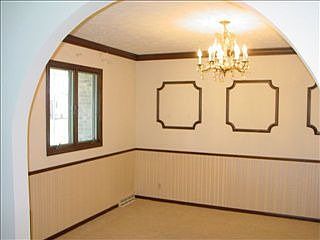 3rd image of 906 N 145th Cir