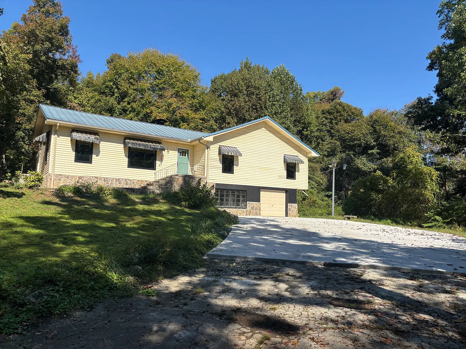 4 bed, 3500 sqft, $2,250 — Photo 2