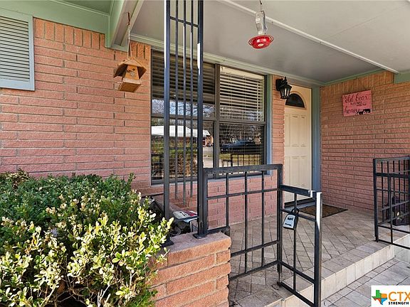 4th image of 104 N Willis St