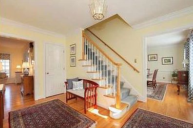 3rd image of 1901 Royal Oak Dr