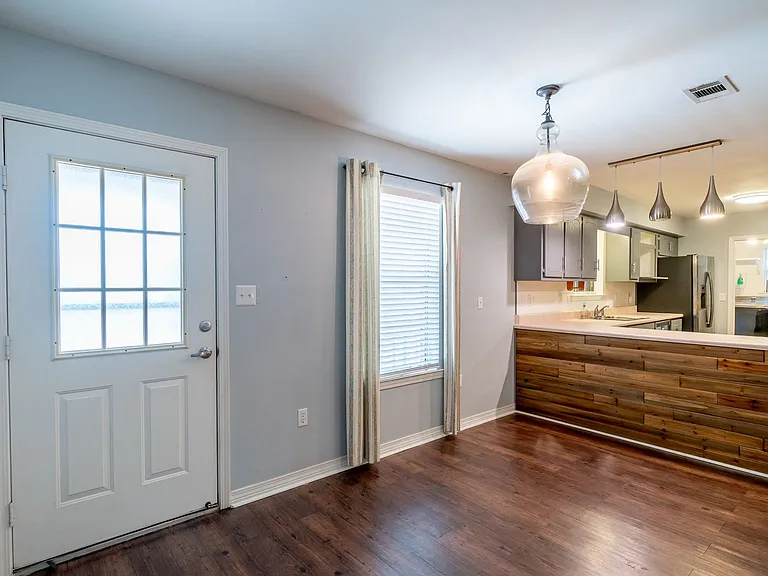 2823 Lake Silver Rd — Photo 6