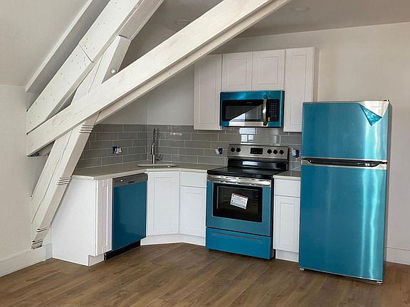 2nd image of 6400 Haverford Ave #6
