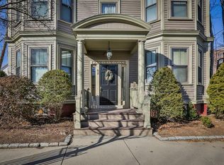 52 Fair St APT 1A, Newburyport, MA 01950