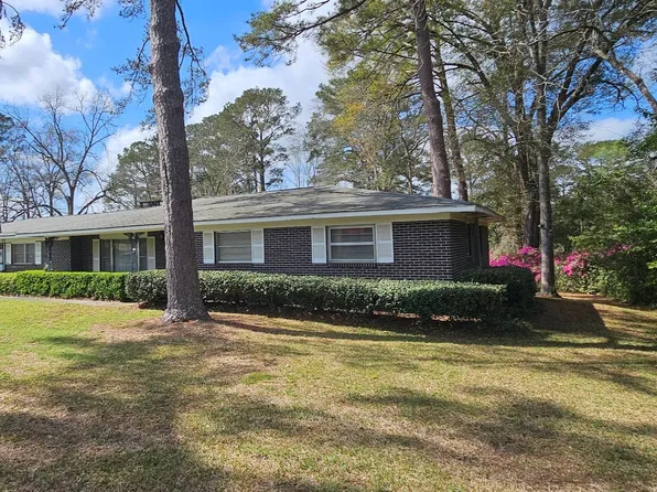 153 Berkshire Dr, Ozark, AL 36360