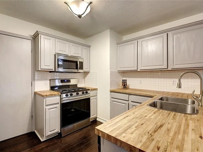 9112 Swanson Ln — Photo 9