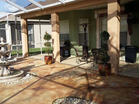 enclosed entertainment area