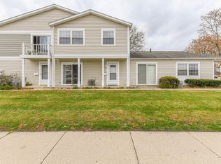 1234 Elder Ct #8C, Wheeling, IL 60090