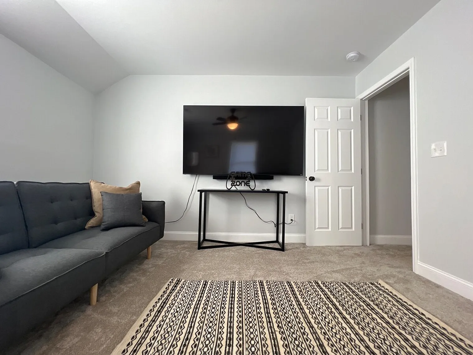 5 bed, 4.0 bath, $6,662 — Photo 3