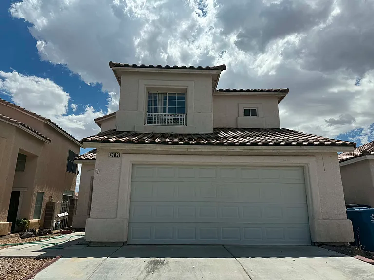 7989 Blue Brook Dr — Photo 3