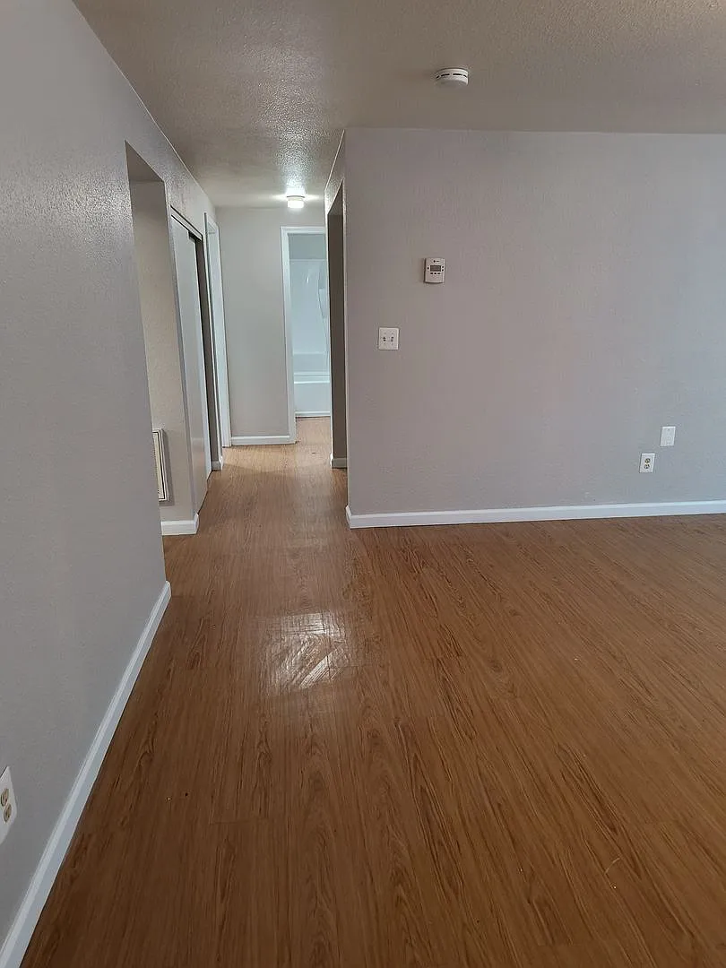 724 N. Maple — Photo 4