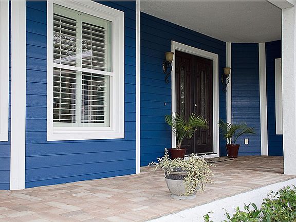 Portion front porch