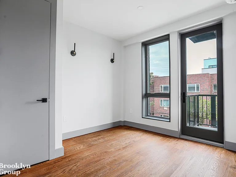 1894 De Kalb Ave #3 — Photo 6