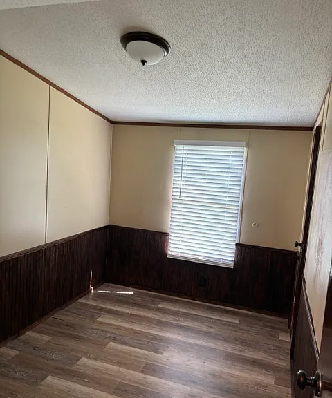 415 Hickory St — Photo 5