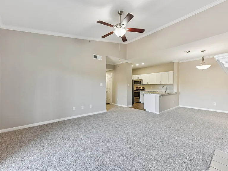 Sonterra Apartment Homes — Photo 108