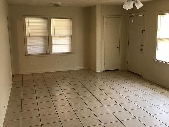 3rd image of 2604 Bardot Ln