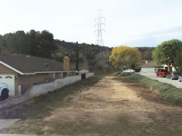 22908 White Pine Pl, Santa Clarita, CA 91390