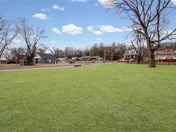 104 N Washington St, Brunswick, MO 65236