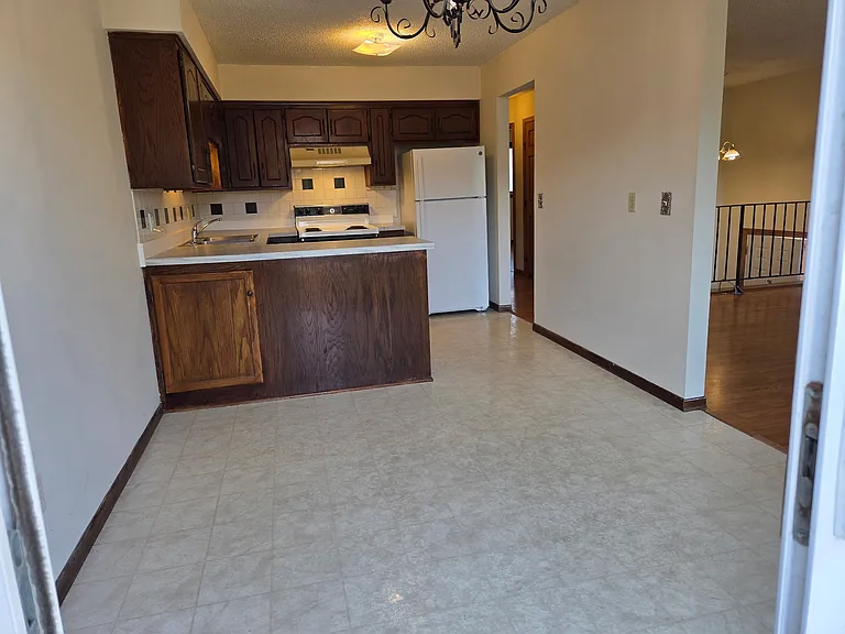 7829 Xerxes Ct N — Photo 6