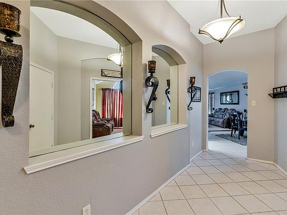 3rd image of 11005 Briaroaks Dr