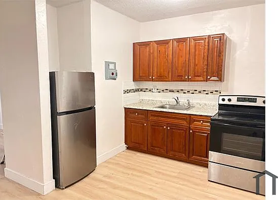 690 NE 133rd St #7 — Photo 23
