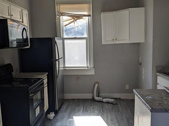 5th image of 1221 Brown St