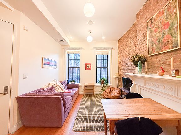 2nd image of 286 Macon St #2