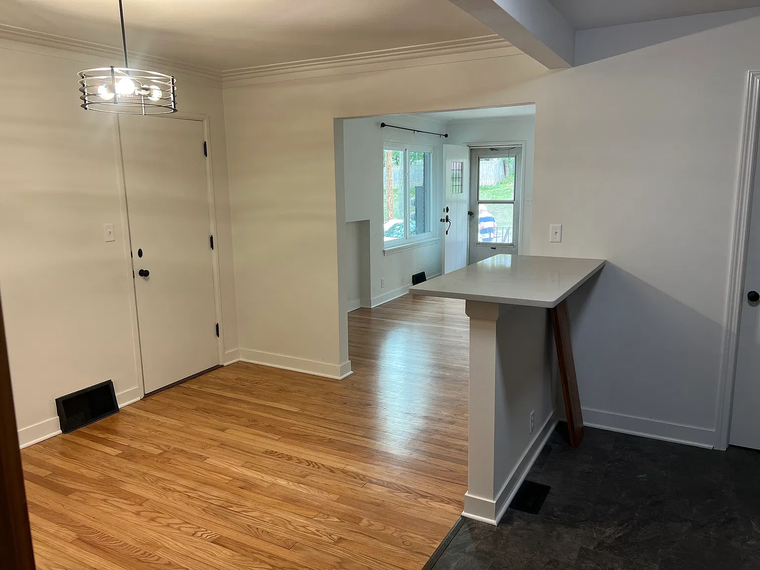 2 bed, 1020 sqft, $1,400 — Photo 3