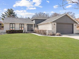 13050 S Parkside Dr, Palos Park, IL 60464