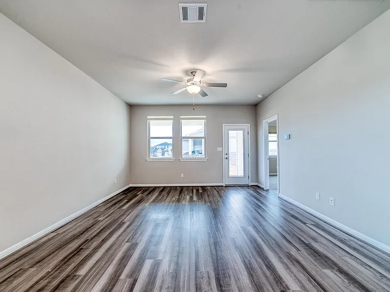 101 Red Cedar Ct — Photo 10