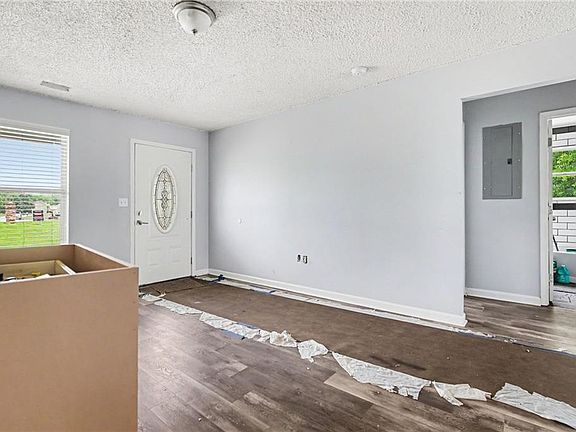 4th image of 226 Woodwind Way