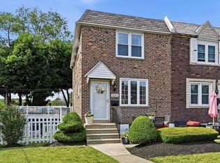 5242 Gramercy Dr, Clifton Heights, PA 19018