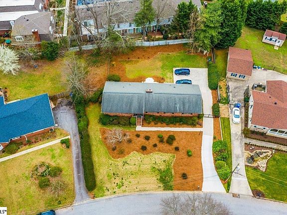 4th image of 12 Ramblewood Ln