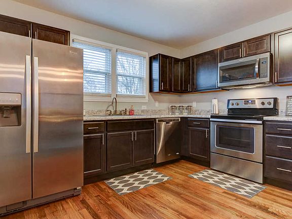 5th image of 2630 Carson Ave