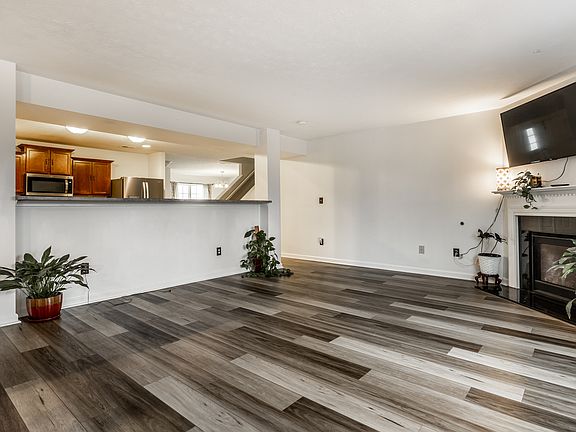 5th image of 2678 Odell St