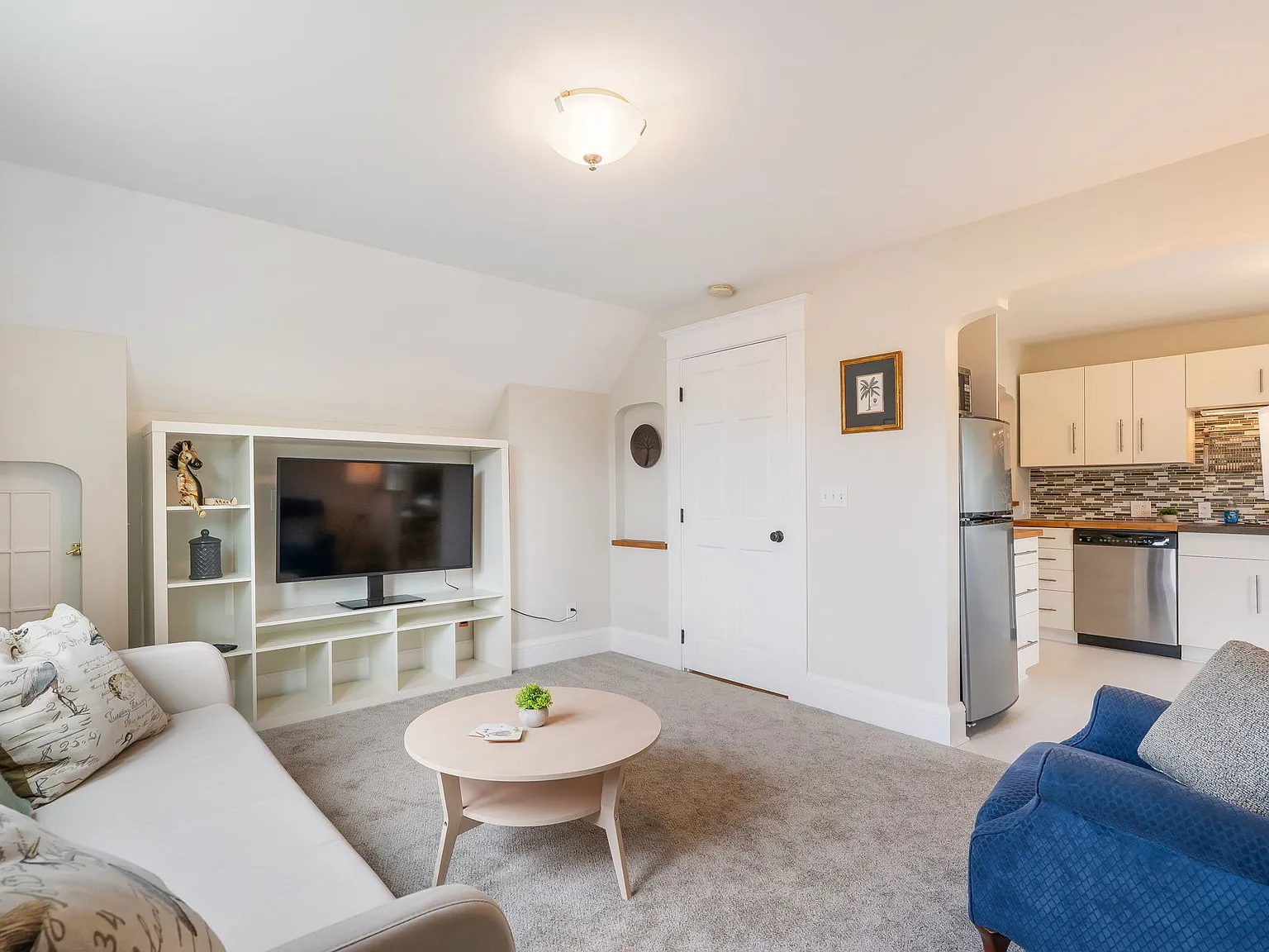 1 bed, 811 sqft, $2,250 — Photo 3