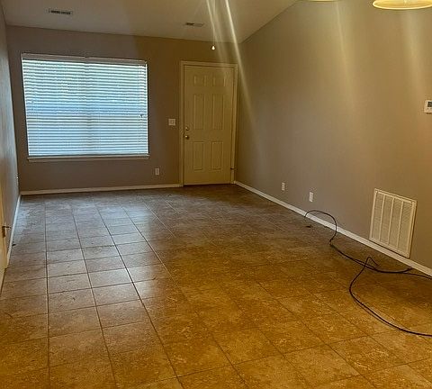 4th image of 41 Headley Dr