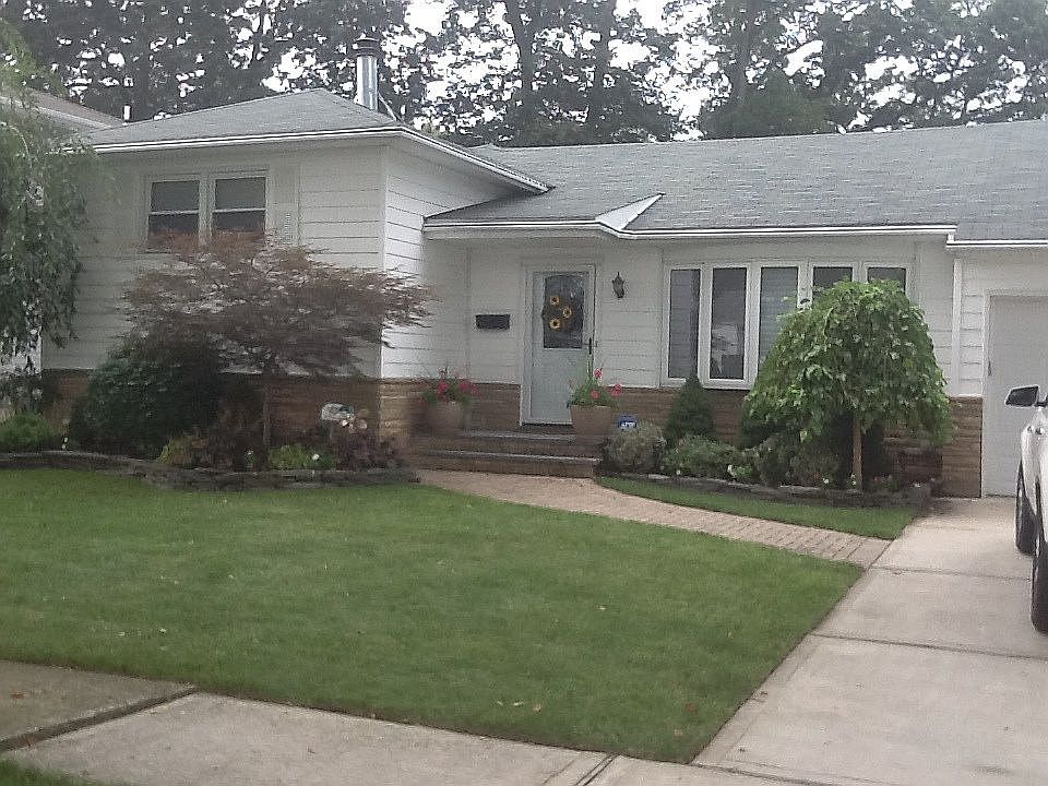 1st image of 77 Harmony Dr