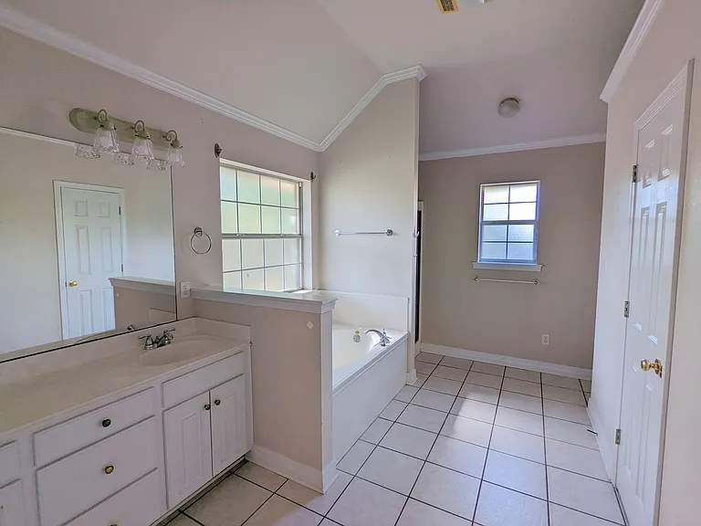 2518 Brookhaven Dr — Photo 5